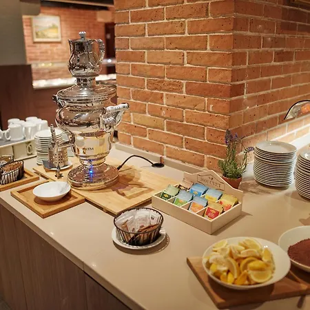 - & Adria Hotel 4*